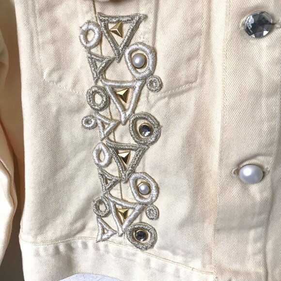Vintage Cache’ Denim Jacket Buttercup Yellow Embroidery, Pearls, Studs LG/XL - Picture 4 of 8